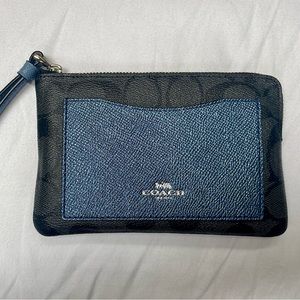 Coach Leather Wristlet H1792-F22713 in Signature Canvas